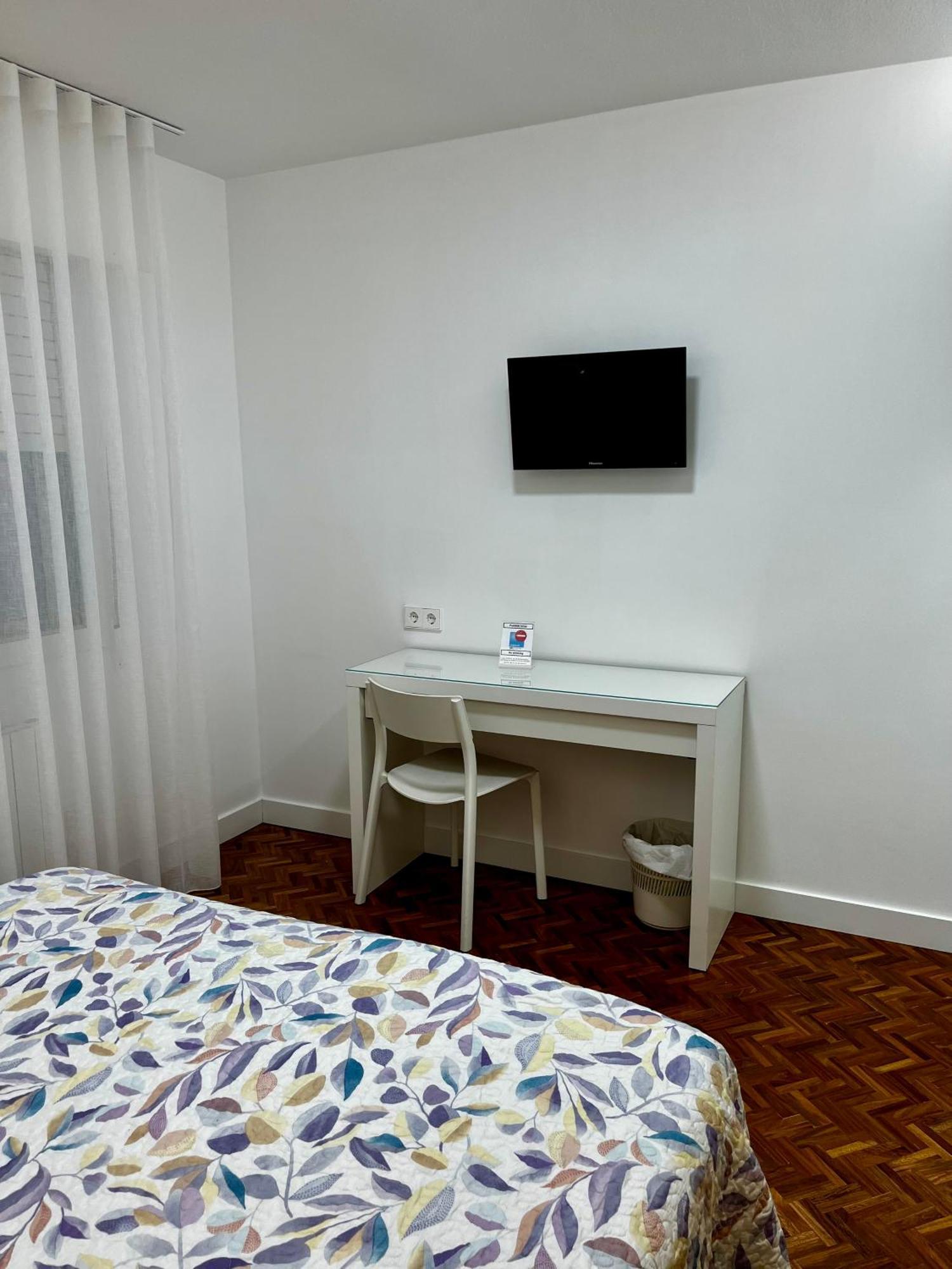 Hostal Charo II Santiago de Compostela Exterior photo