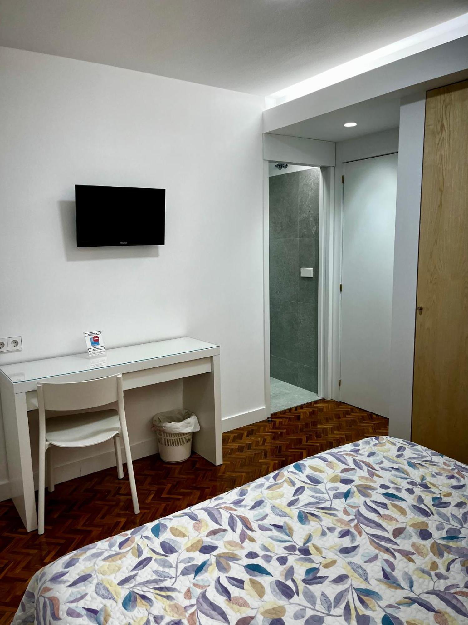 Hostal Charo II Santiago de Compostela Exterior photo