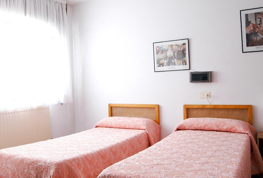 Hostal Charo II Santiago de Compostela Room photo